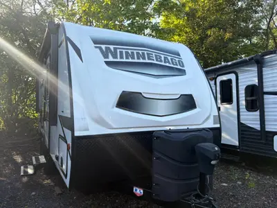 2021 Winnebago Micro Minnie photo 3