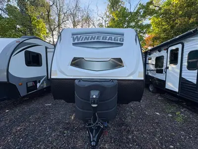 2021 Winnebago Micro Minnie photo 2