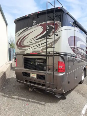 2017 TIFFIN MOTORHOMES ALLEGRO RED photo 3