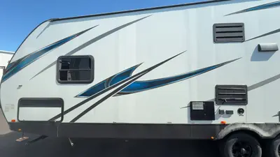 2019 Coachmen Adrenaline photo 6