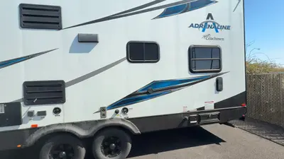 2019 Coachmen Adrenaline photo 7