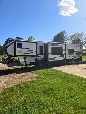 Used 2013 Keystone Fuzion 395