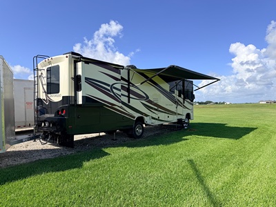 Used 2014 Forest River Georgetown 335DS