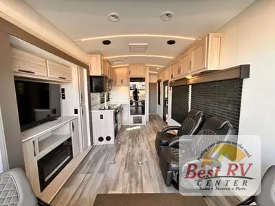 2025 Cruiser RV Corp Stryker photo 19
