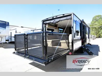 New 2027 Forest River Cherokee Grey Wolf Black Label 24RRTBL