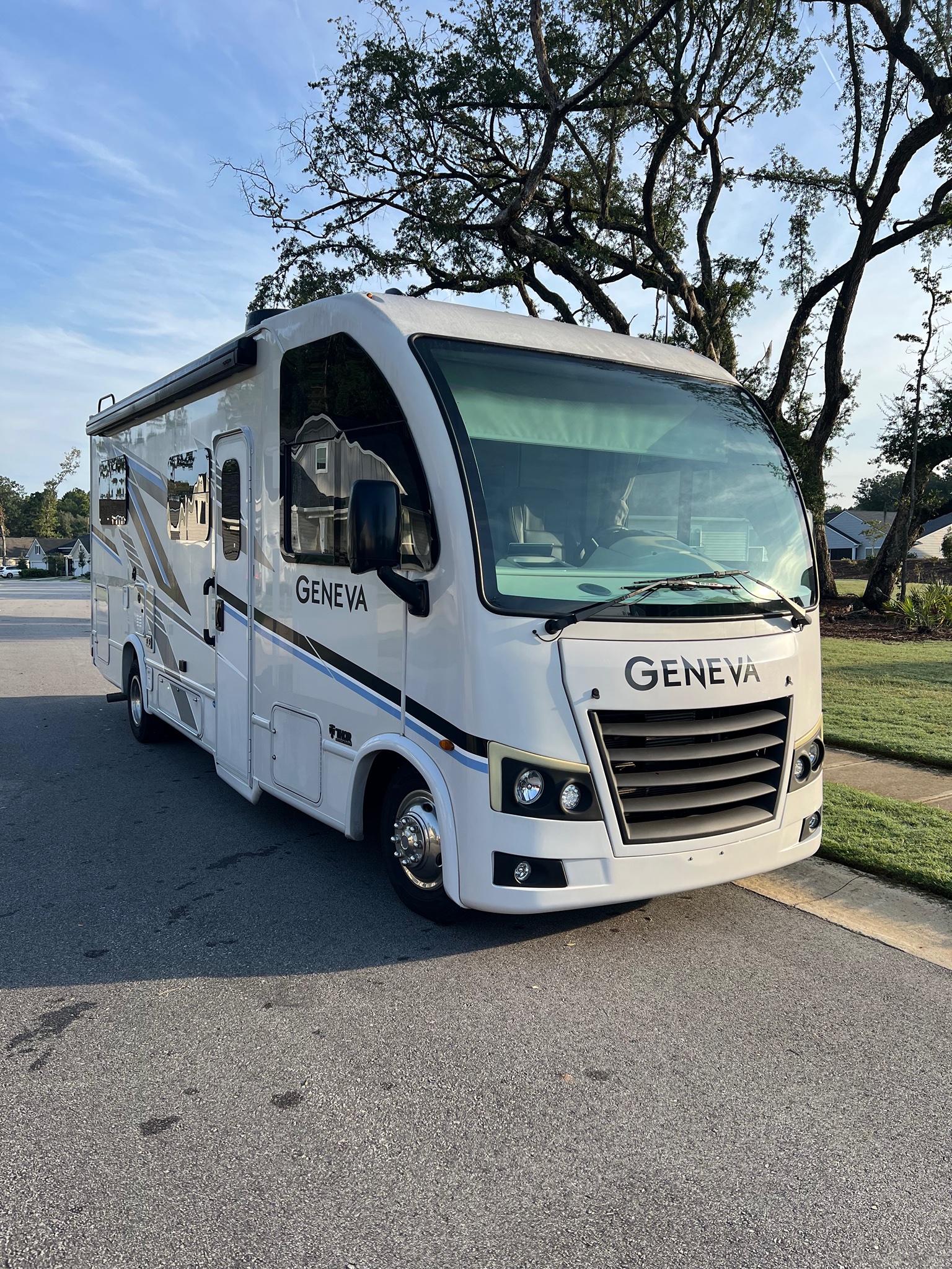2025 THOR MOTOR COACH GENEVA CLASS A exterior