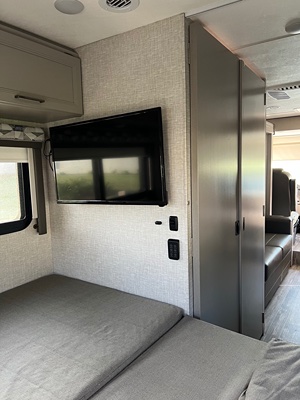 2025 THOR MOTOR COACH GENEVA CLASS A photo 6