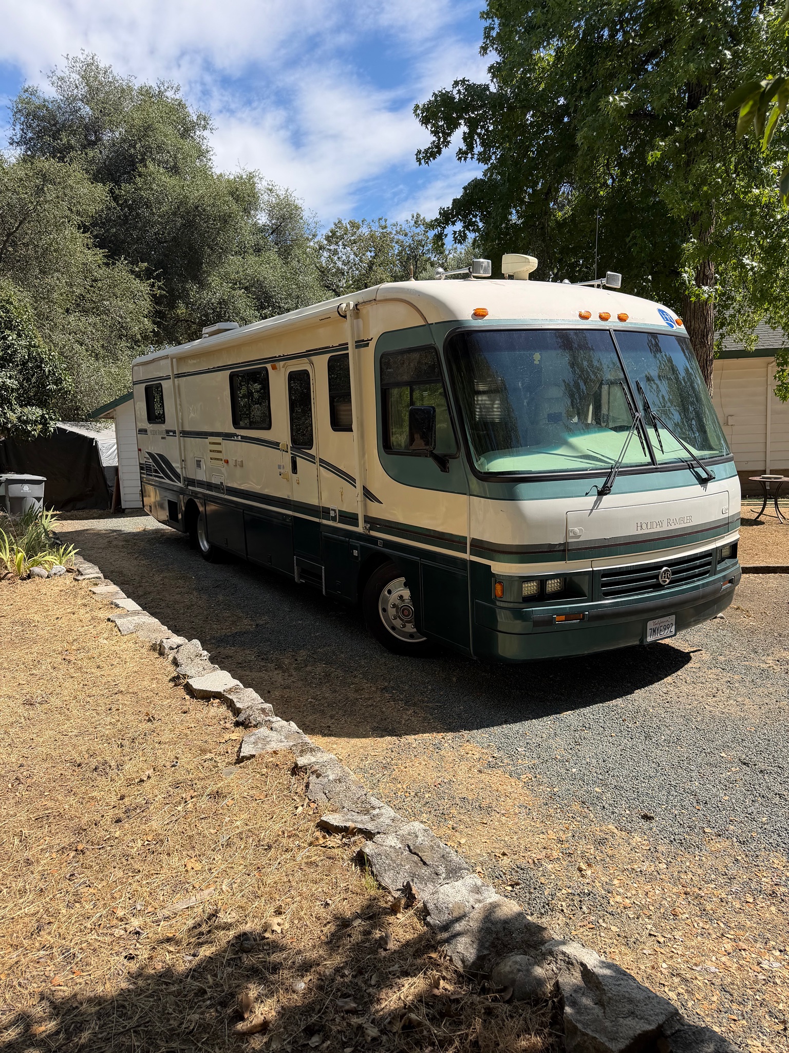1996 HOLIDAY RAMBLER ENDEAVOR® exterior