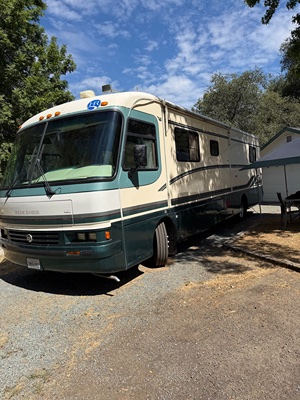 1996 HOLIDAY RAMBLER ENDEAVOR® photo 3