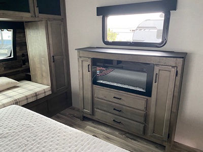 2025 VENTURE RV SPORTTREK TOURING photo 10
