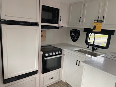 2025 VENTURE RV SPORTTREK TOURING photo 14