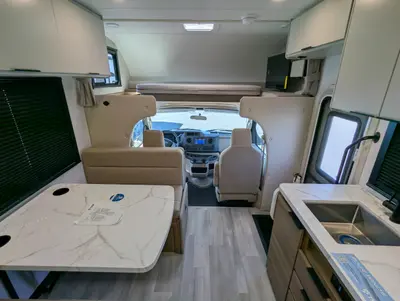 2027 Thor Motor Coach Four Winds photo 33