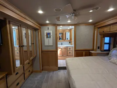 2023 Tiffin Motorhomes Allegro Red photo 25