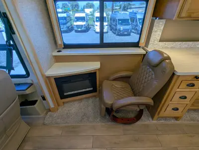 2023 Tiffin Motorhomes Allegro Red photo 14