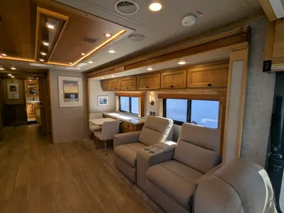2023 Tiffin Motorhomes Allegro Red photo 9