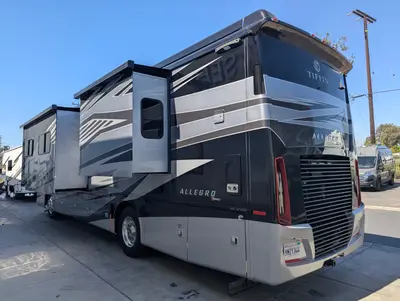 2023 Tiffin Motorhomes Allegro Red photo 5