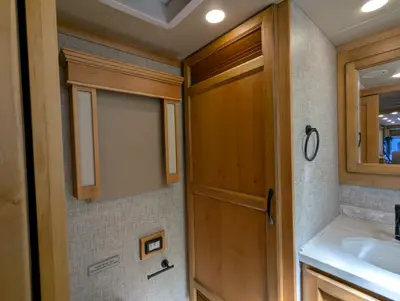 2023 Tiffin Motorhomes Allegro Red photo 33