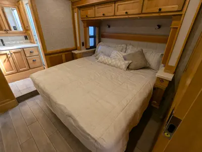 2023 Tiffin Motorhomes Allegro Red photo 23