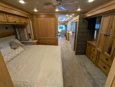 2023 Tiffin Motorhomes Allegro Red photo 37