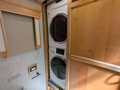 2023 Tiffin Motorhomes Allegro Red photo 34