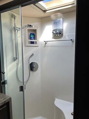 2018 TIFFIN MOTORHOMES PHAETON photo 9