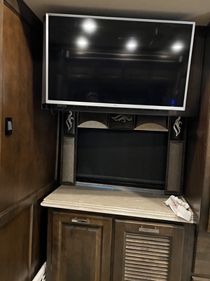 2018 TIFFIN MOTORHOMES PHAETON photo 14