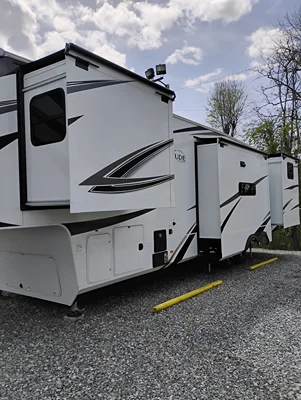 2023 GRAND DESIGN SOLITUDE S-CLASS photo 2