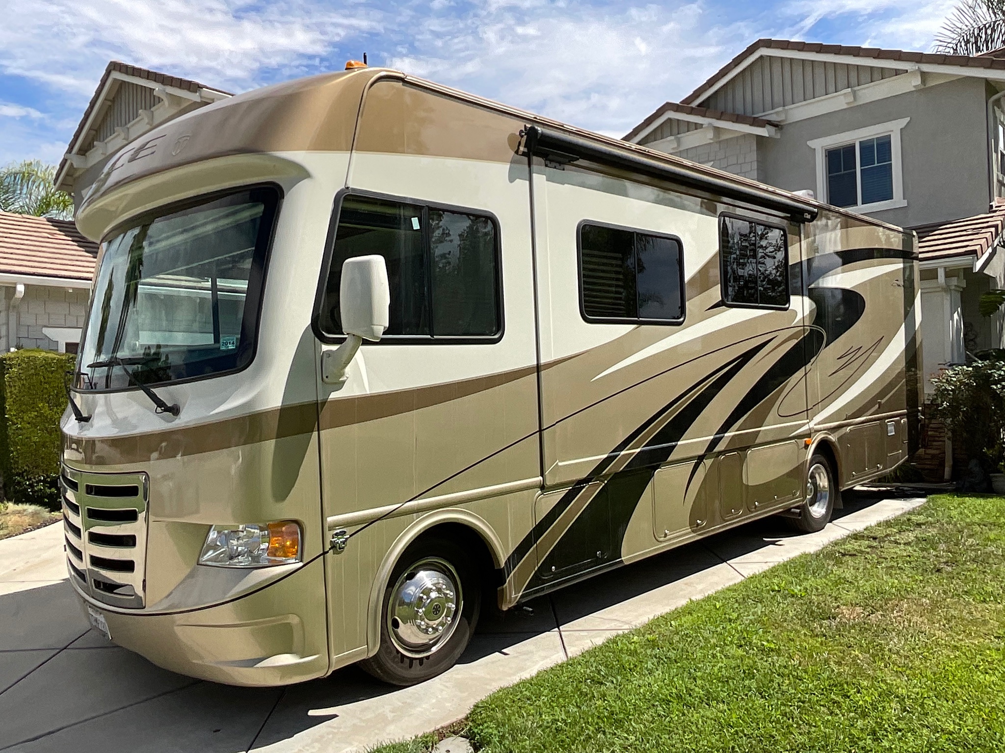 2013 THOR MOTOR COACH A.C.E. exterior