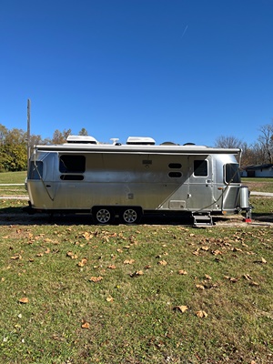 Used 2021 Airstream Flying Cloud 25RB Queen