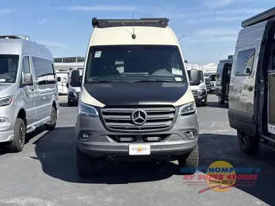 2026 Tiffin Motorhomes GH1 photo 3