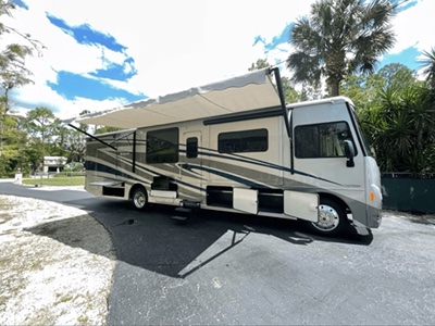 2015 WINNEBAGO ITASCA photo 2