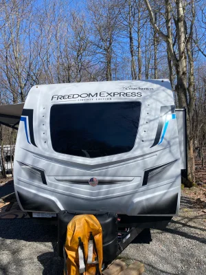 2022 COACHMEN FREEDOM EXPRESS LIBERTY EDITION photo 2