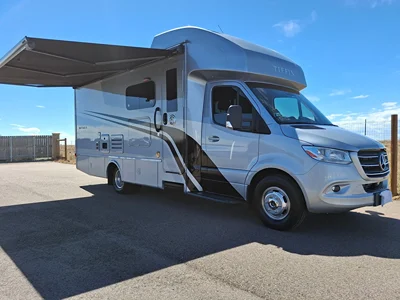 2023 TIFFIN MOTORHOMES WAYFARER photo 3