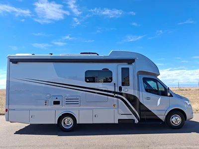 2023 TIFFIN MOTORHOMES WAYFARER photo 4