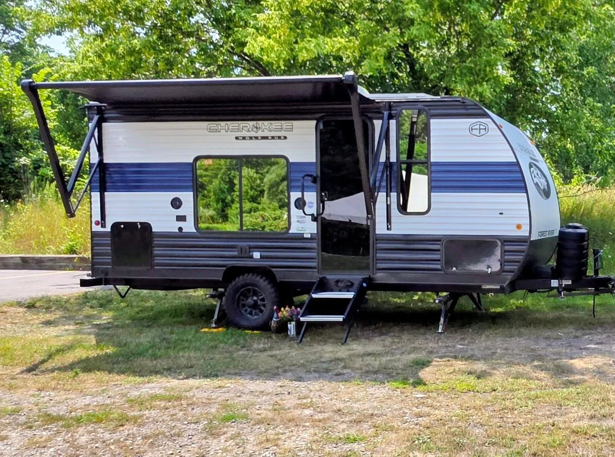 2024 FOREST RIVER CHEROKEE WOLF PUP exterior