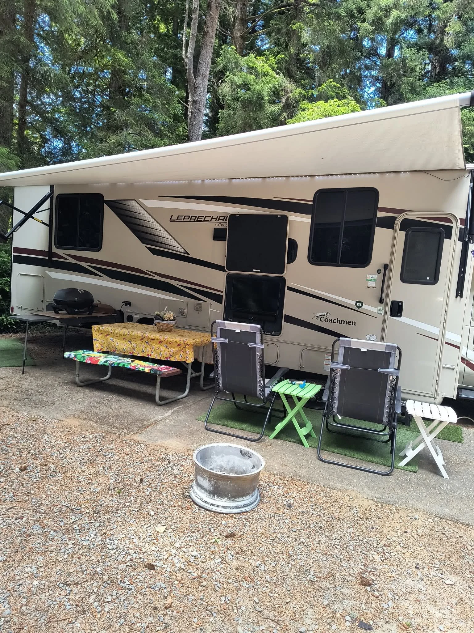 2021 COACHMEN LEPRECHAUN exterior