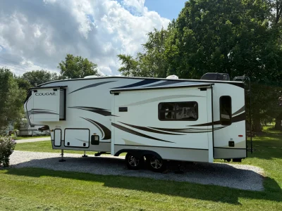 2021 KEYSTONE COUGAR HALF-TON photo 2