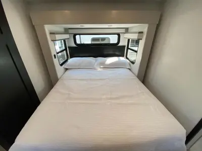 2027 Jayco North Point photo 41