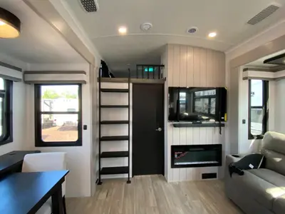 2027 Jayco North Point photo 38