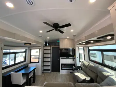 2027 Jayco North Point photo 17