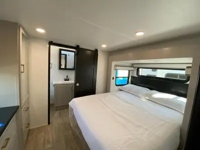 2027 Jayco North Point photo 40