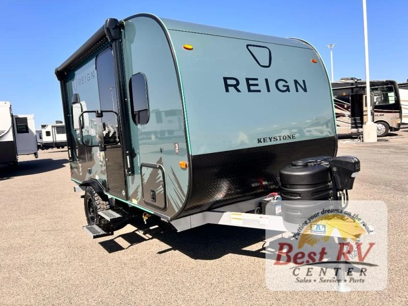 2027 Keystone Reign exterior