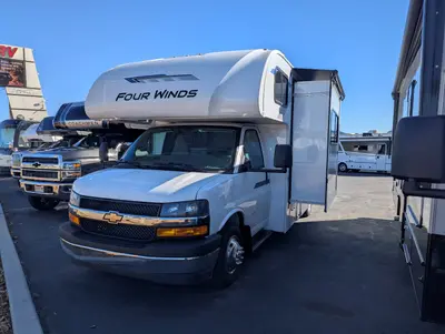 2027 Thor Motor Coach Four Winds photo 4