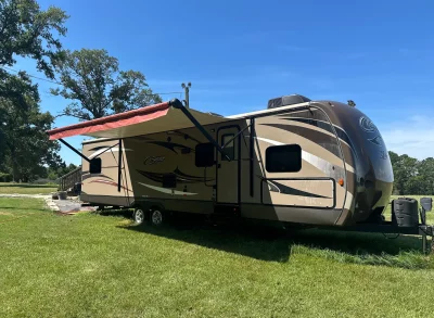 Used 2016 Keystone Cougar 32FBS