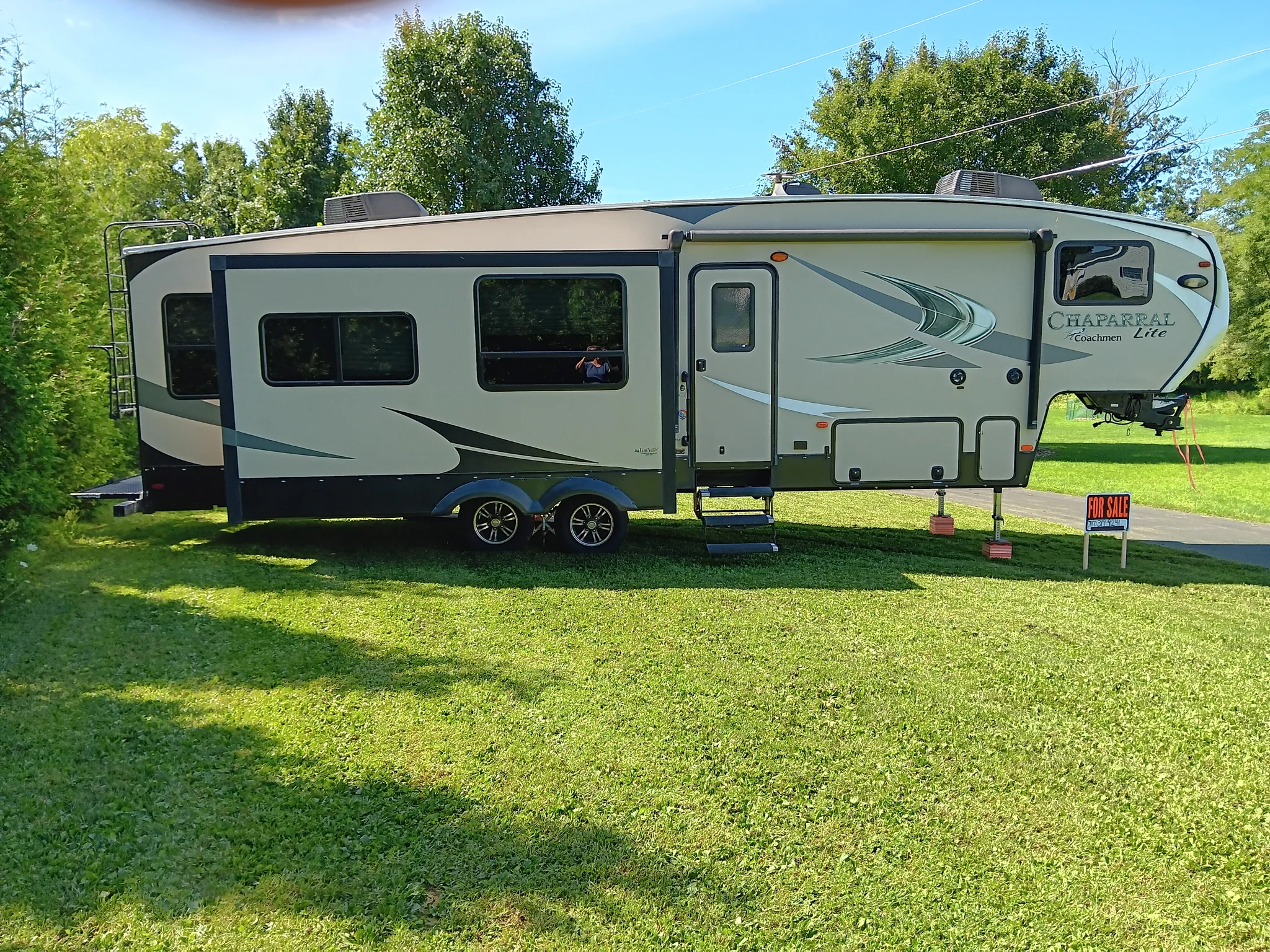 2018 COACHMEN CHAPARRAL LITE exterior