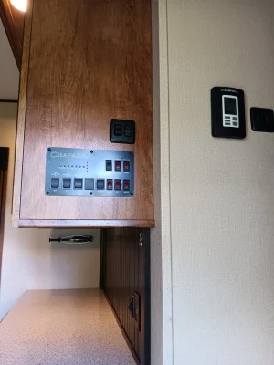 2018 COACHMEN CHAPARRAL LITE photo 22