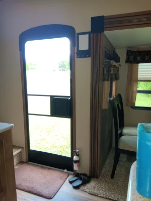 2018 COACHMEN CHAPARRAL LITE photo 23