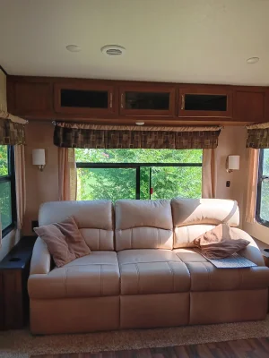 2018 COACHMEN CHAPARRAL LITE photo 7
