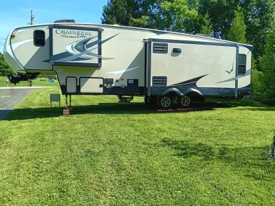 2018 COACHMEN CHAPARRAL LITE photo 2