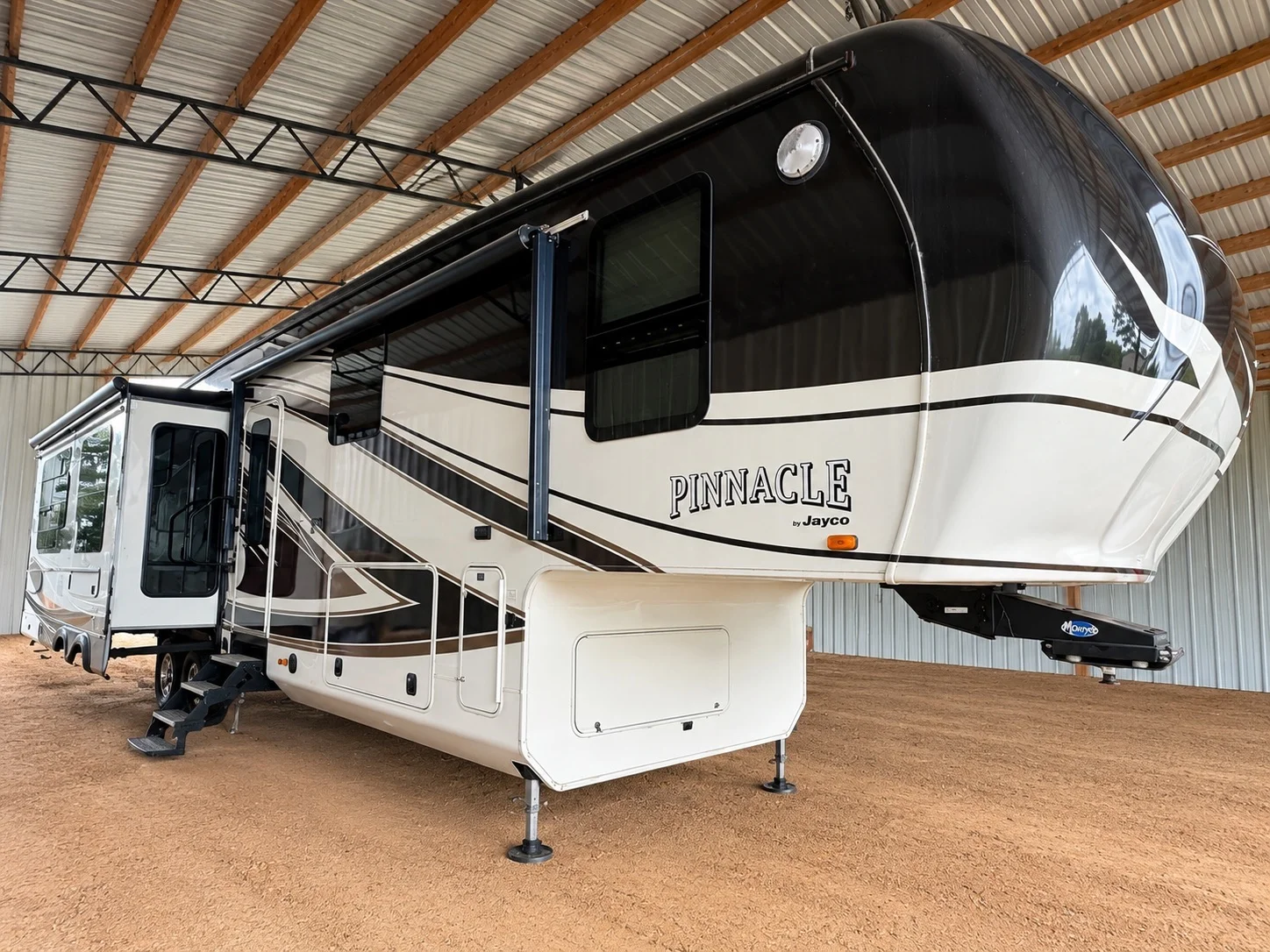 2015 JAYCO PINNACLE exterior